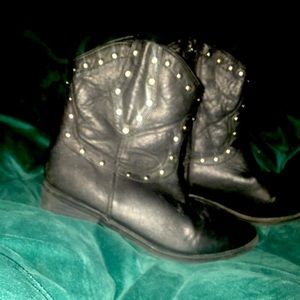 🌺Size 7 black with silver stud embellished Booties Worn briefly once.3 for $15